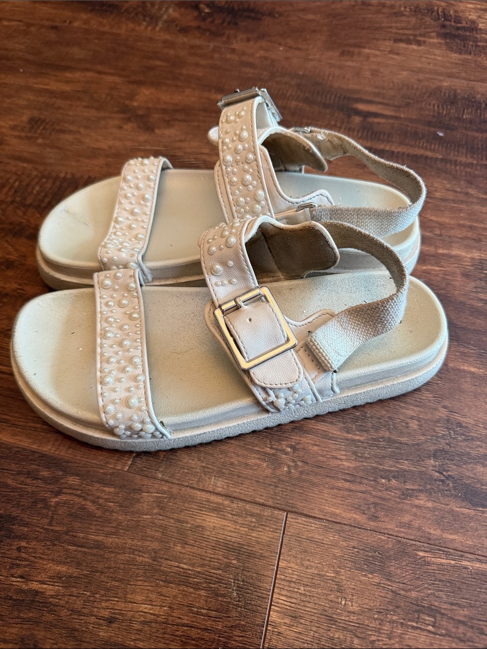 Steve Madden Kids Pearl-Embellished Beige Sandals